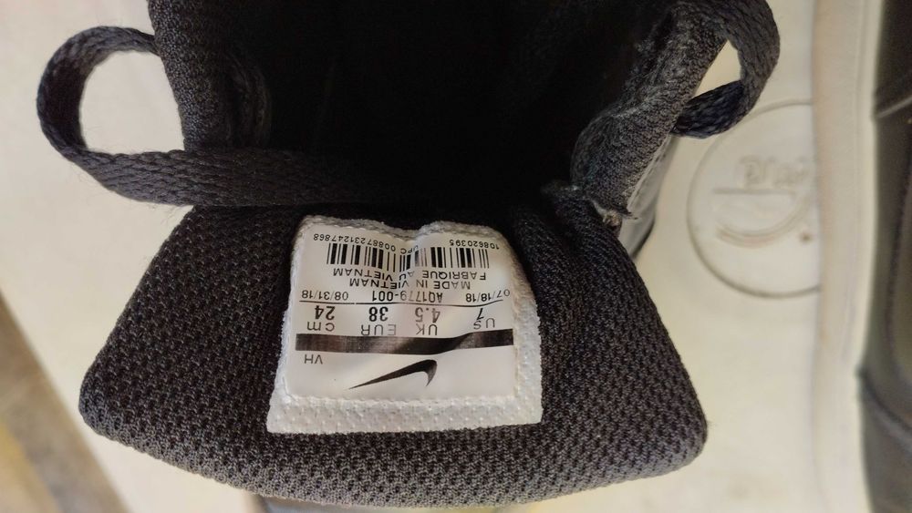 Маратонки NIKE 38 номер