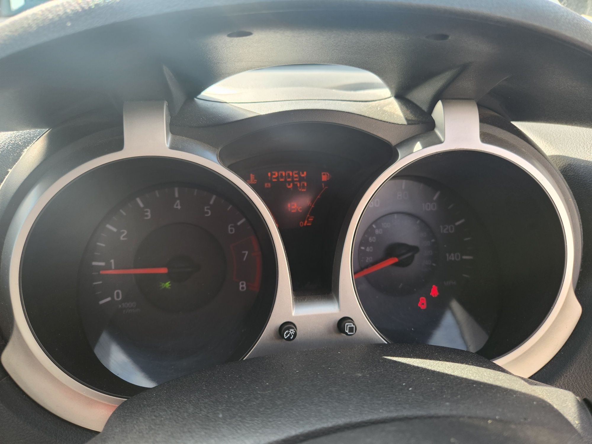 За Части Nissan Juke 1.6 117 конски сили 2012 година