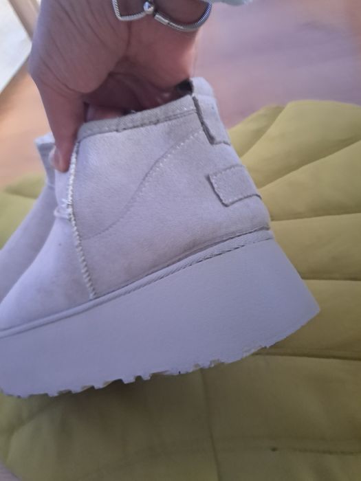 Дамски боти бежови