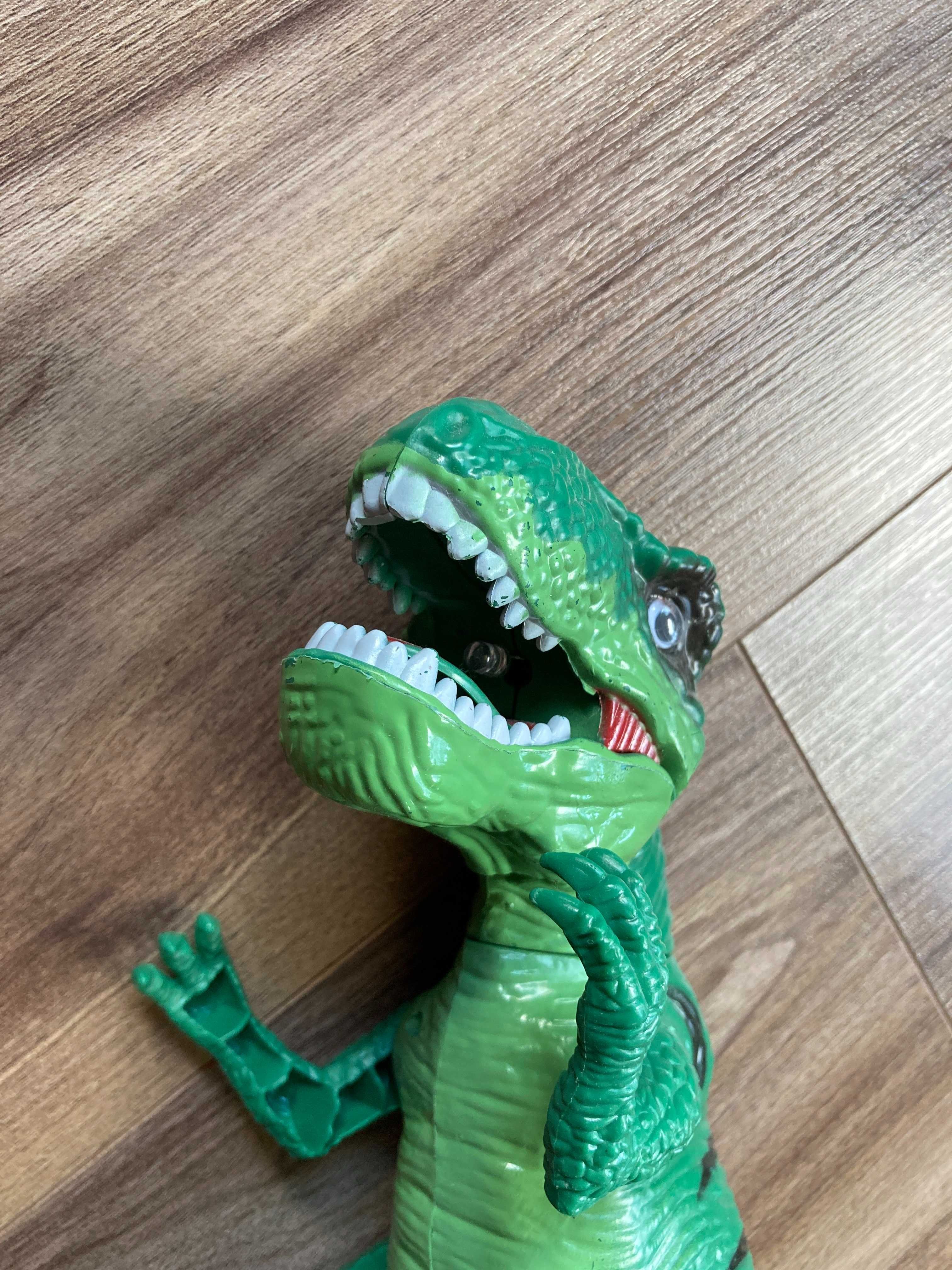 Vand dinozaur TRex de jucarie