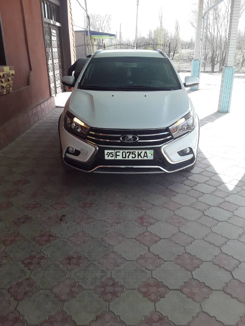 Lada Vesta cross
