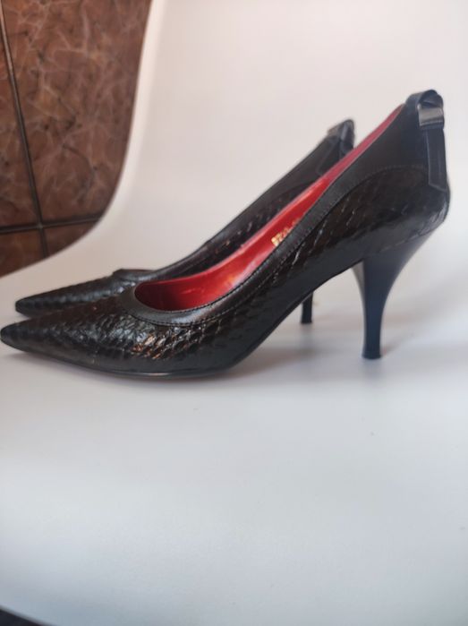 Дамски кожени обувки