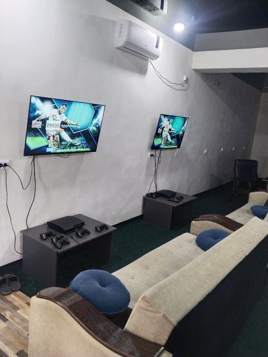 Kampyuter va playstation 3 soatiladi. Game Club uchun zor kampyuterlar