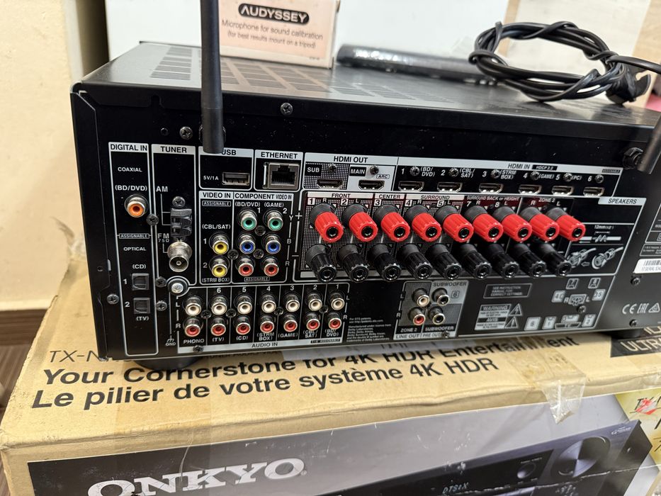 Onkyo TX-NR676e Bluetooth Wi-Fi Dolby atmos