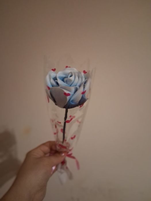 Aranjamente florale din satin