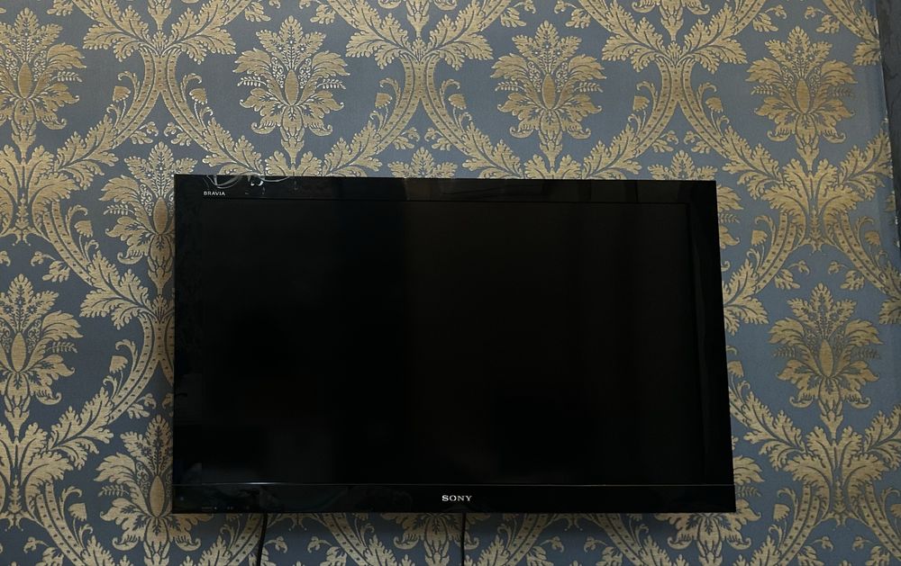 ПРОДАЮ НЕДОРОГО телевизор Sony KLV-40BX400