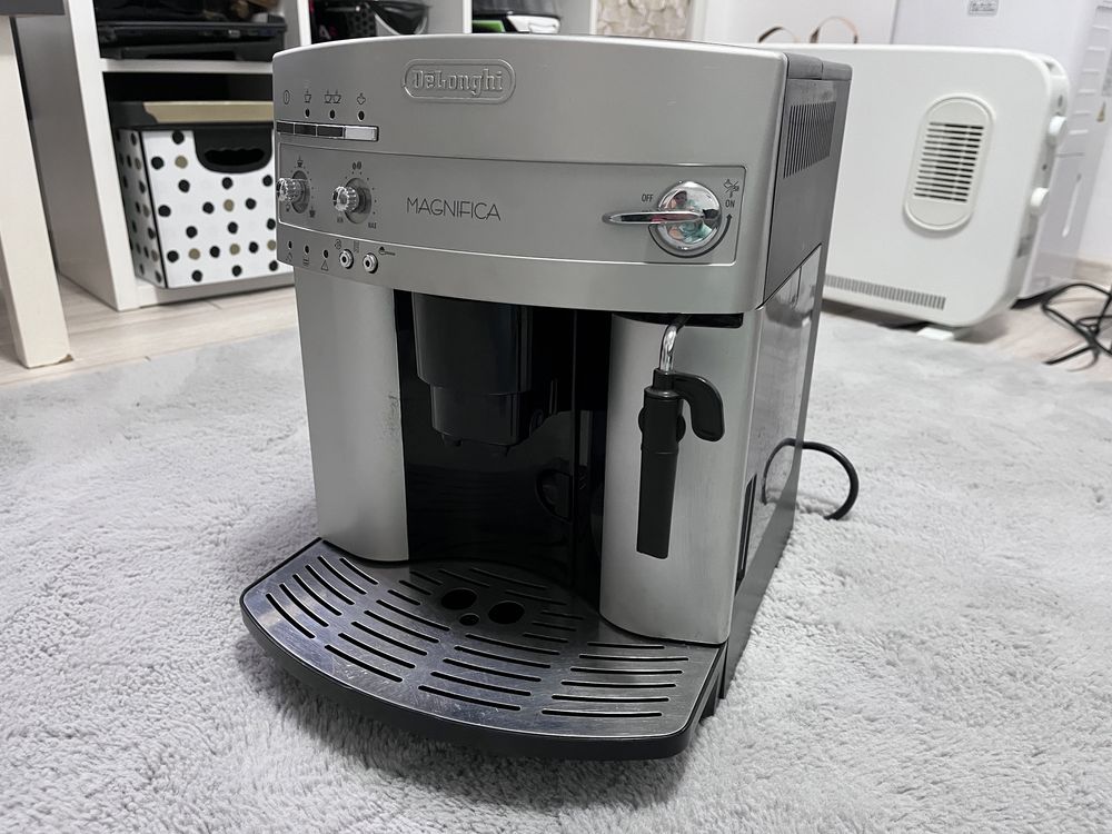 Espressor DeLonghi magnifica