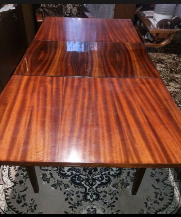 Стол на ножках высокий