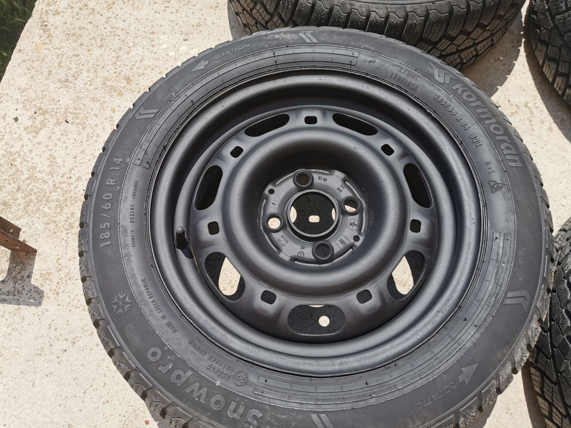 Зимни гуми с джанти 14" 4x100 ET38 - за VW и други модели