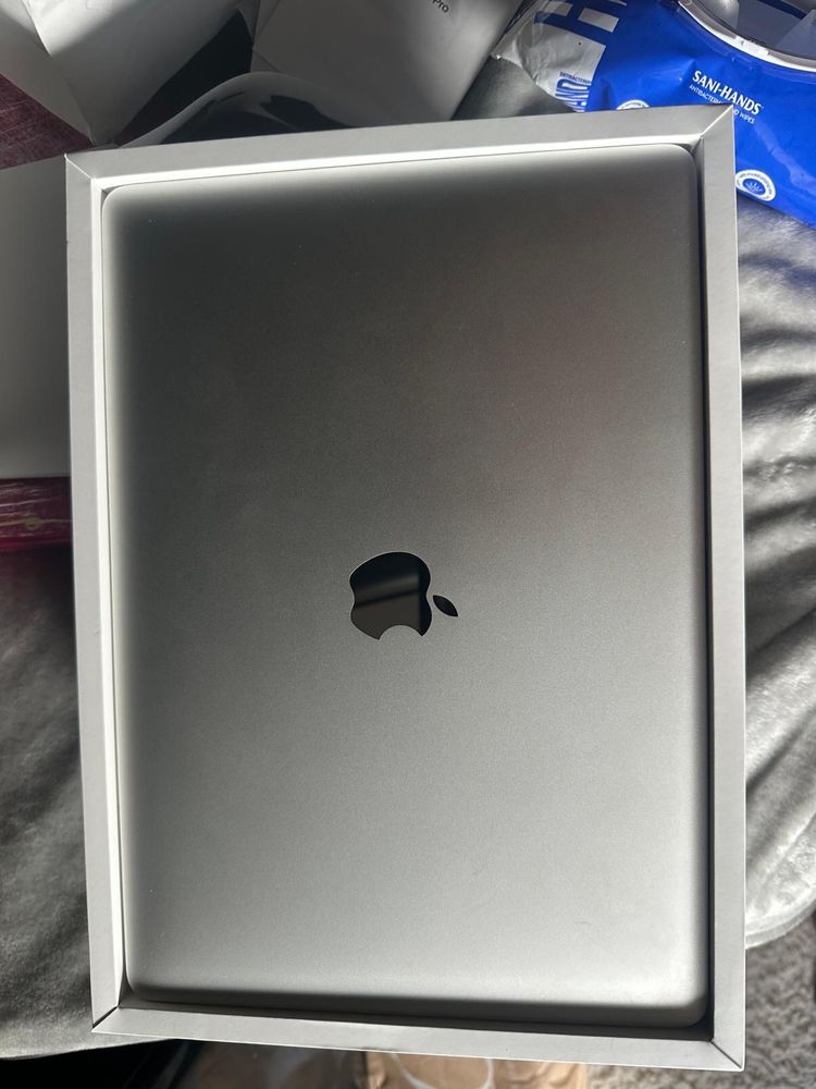 Macbook Pro 13 m2 8/256