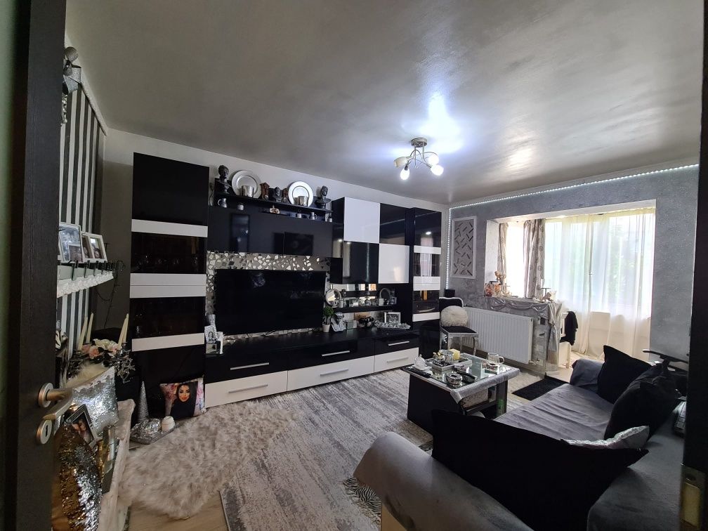 Apartament 3 CAMERE direct PROPRIETAR! Zona Codrul Cosminului