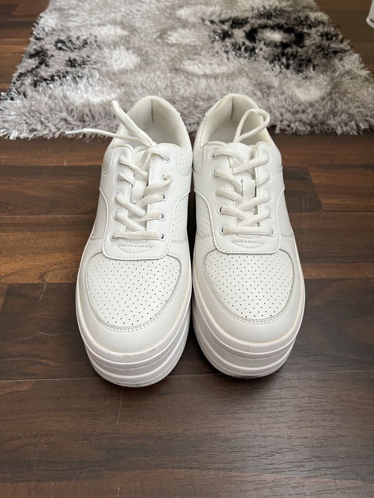 Pantofi albi de dama,marimea 38