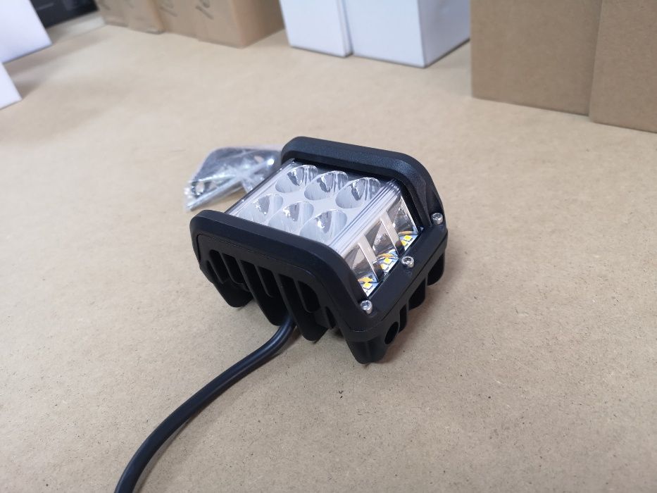 Proiector led Off Road bicolor, alb si galben stroboscop 45W spot 30°