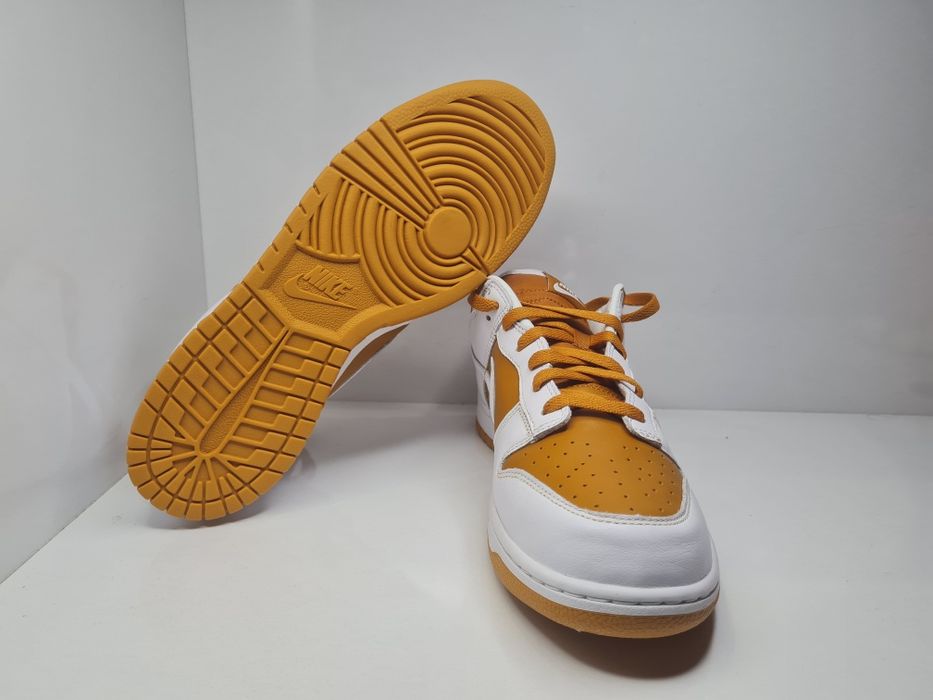 Кецове Nike Dunk Low

Чисто нови с кутия 

Размер 44 стелка 28 см.

Це