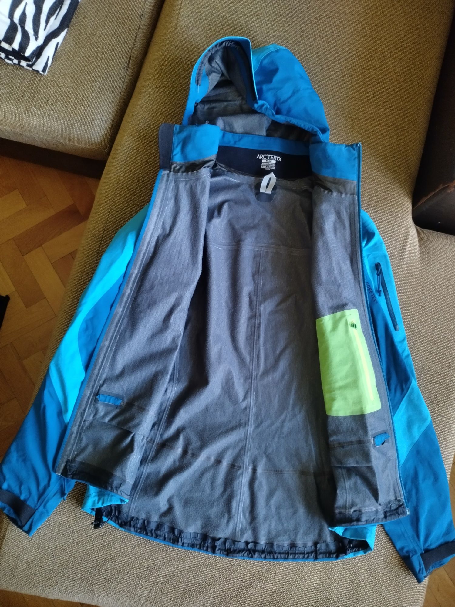 Arc'teryx и Mountain hardware