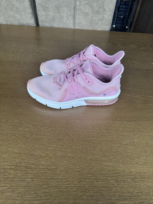 Nike дамски маратонки 37,5 размер