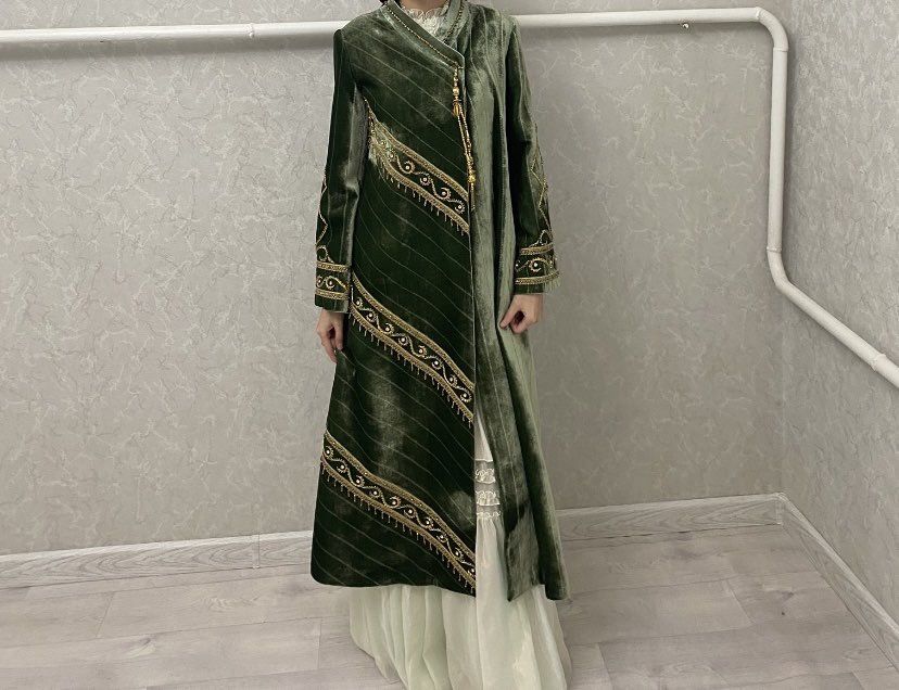 Образ на узату кажекей бешпет платья