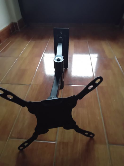 Suport de perete pentru TV