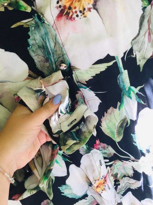 Camasă cu imprimeu floral – stilul perfect pentru primăvară!