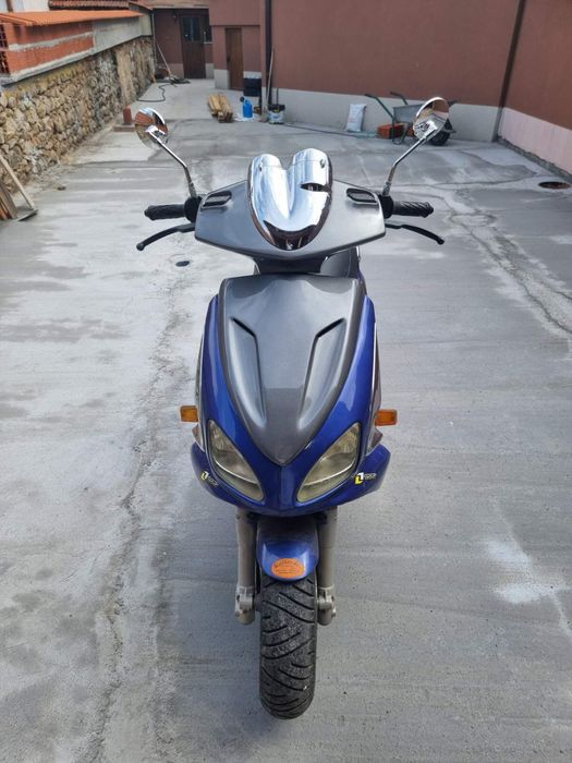 Запазен скутер Velvet Benelli