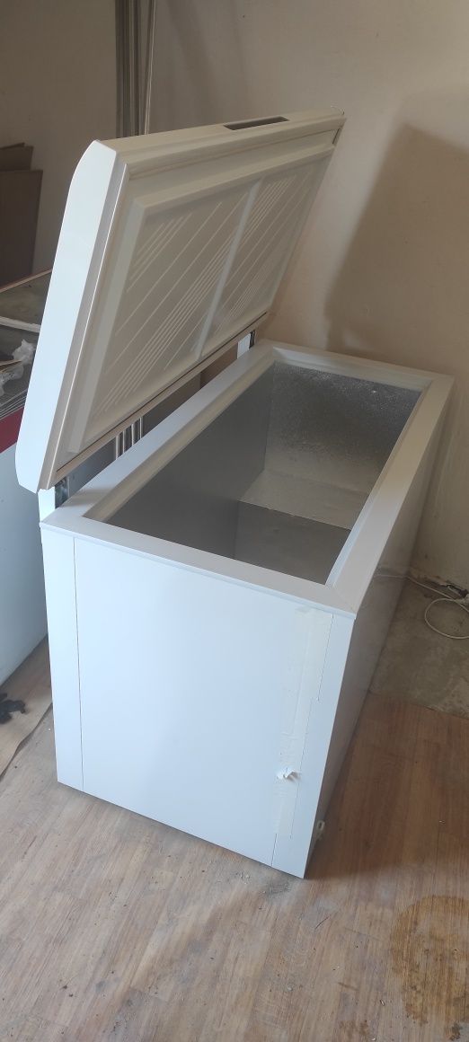 Продам морозильную камеру