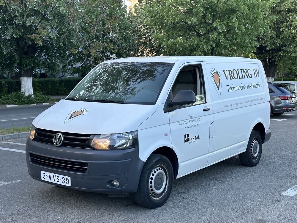 VW Transporter T5 2.0 Tdi cu 3 Locuri si Marfa