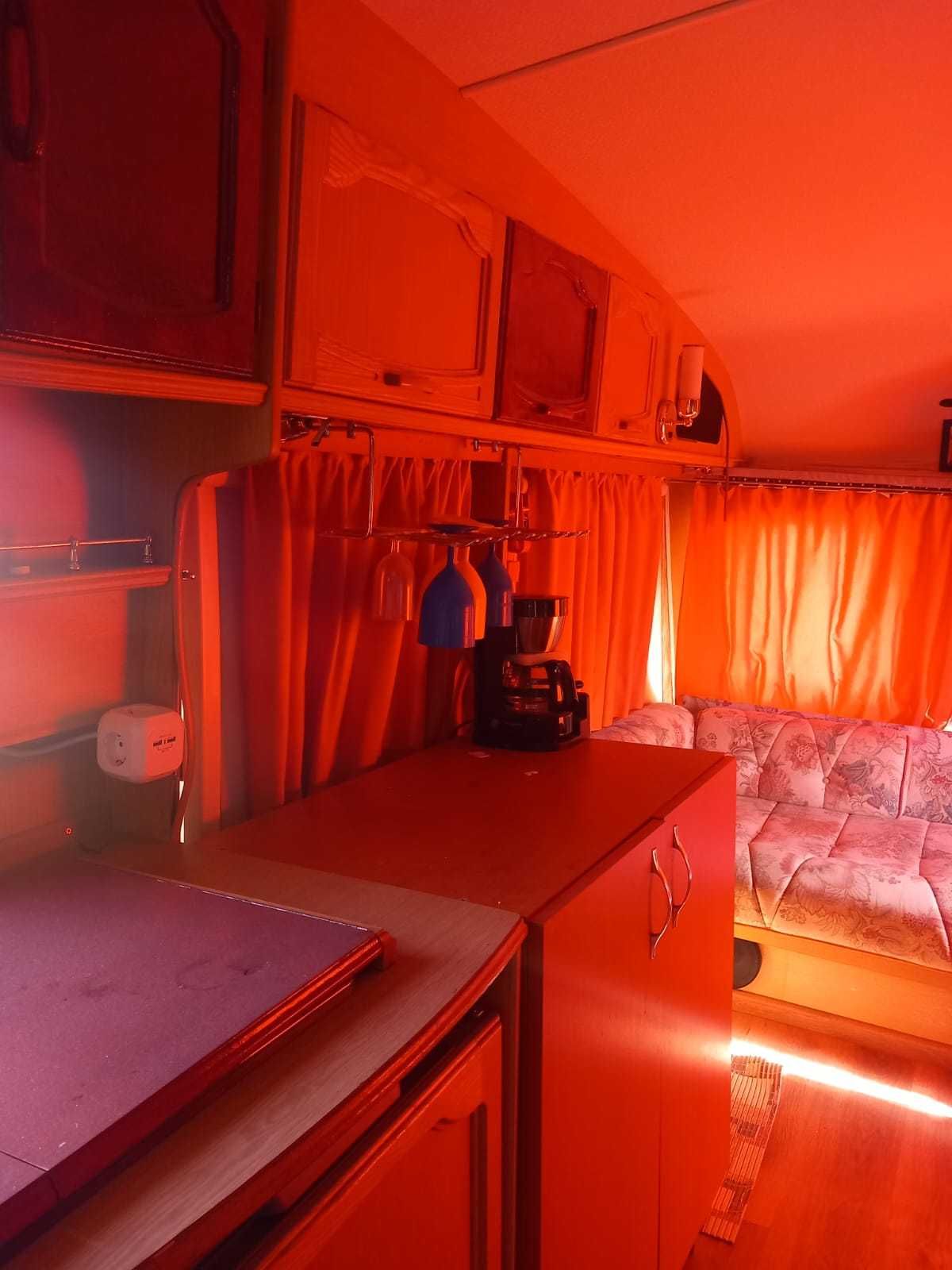 Rulota pe 2 axe ABI CARAVANS Model: Award Twinstar 4 - 5 locuri