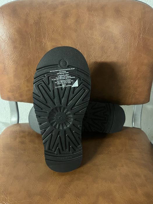 Vand UGG TAZZ ( produs nou nepurtat) !!! Marimea 38 , 39