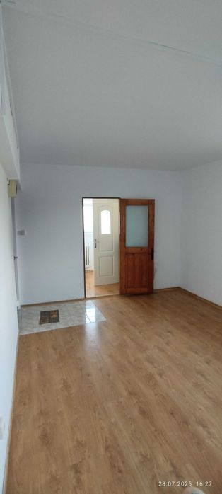 Cameră de cămin 26 mp cu baie proprie – de vânzare