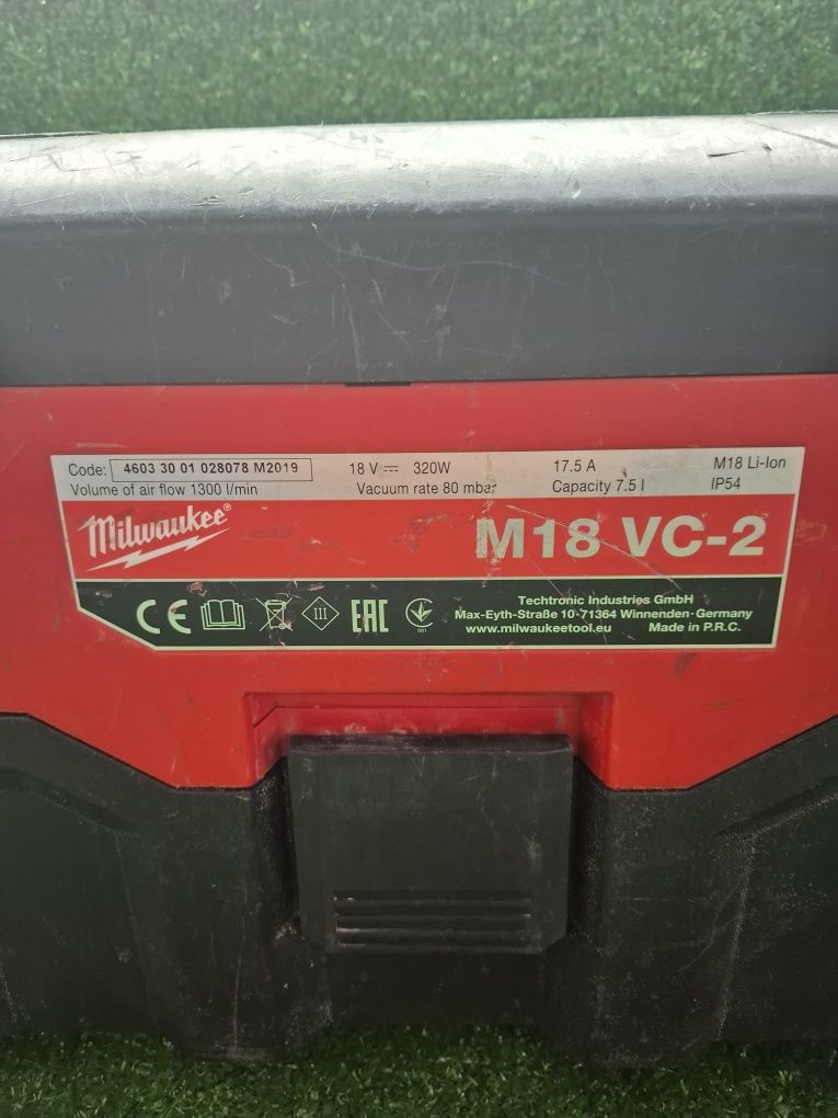 Прахосмукачка на Milwaukee M18 VC-2