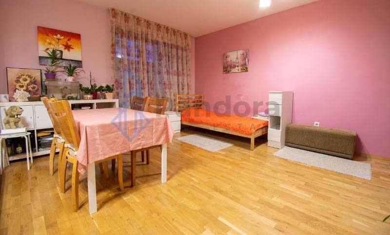 Двустаен апартамент под наем в кв. Редута