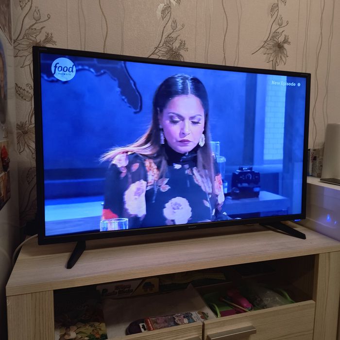 Телевизор Sharp Harman Kardon