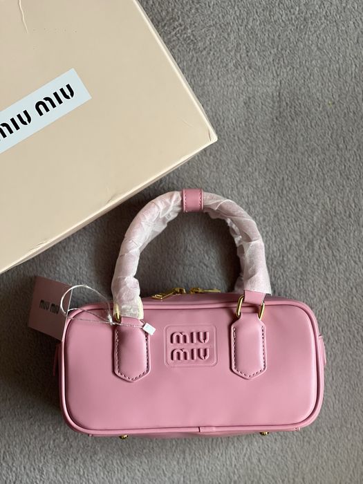 Розова чанта Miu Miu