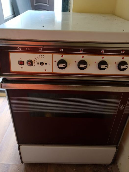 Продам газовые плиты 3 штуки оптом за 30000 тысяч