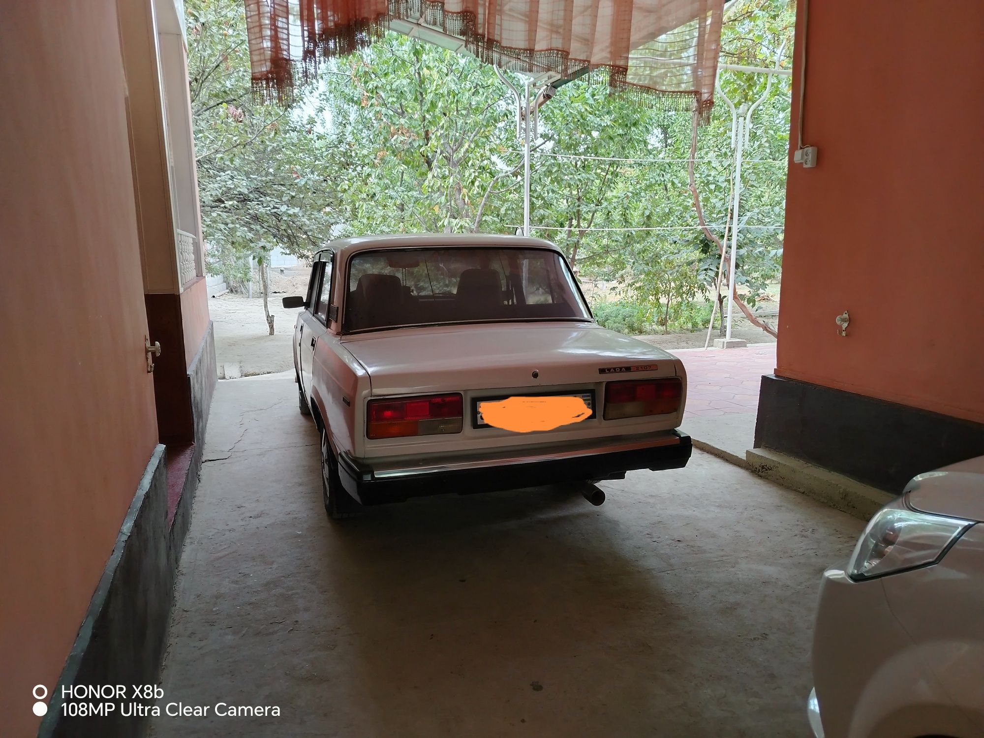 Lada vaz 2107 sotiladi
