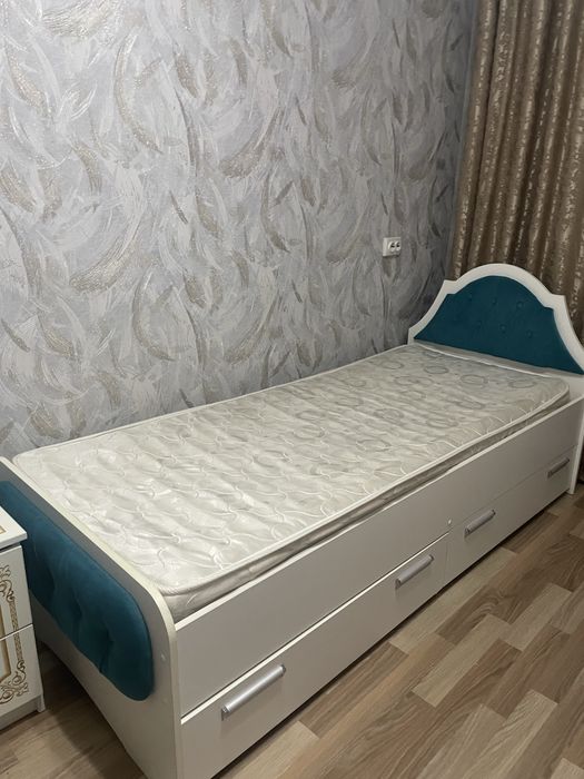 Кровать в отличном состояний