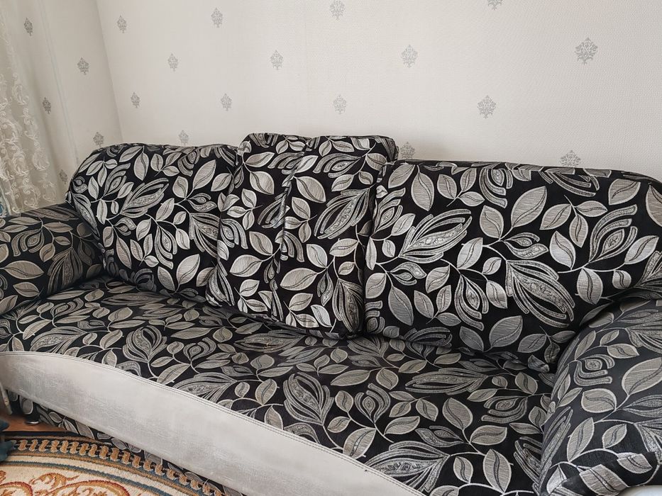 Продам диван и кресла (комплект)