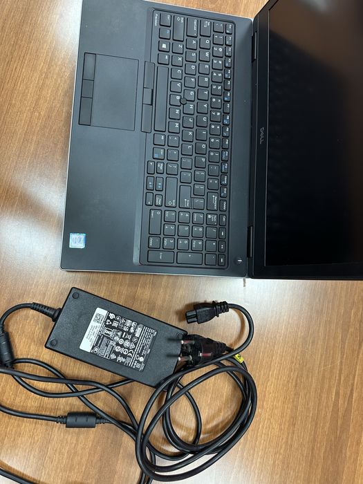 Laptop profesional Dell Precision 7530 (baterie noua)