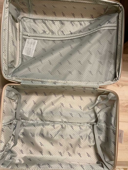 Чисто нов куфар - голям размер