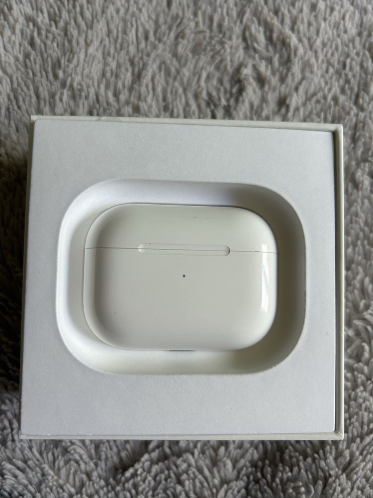 Кейс от наушников AirPods Pro