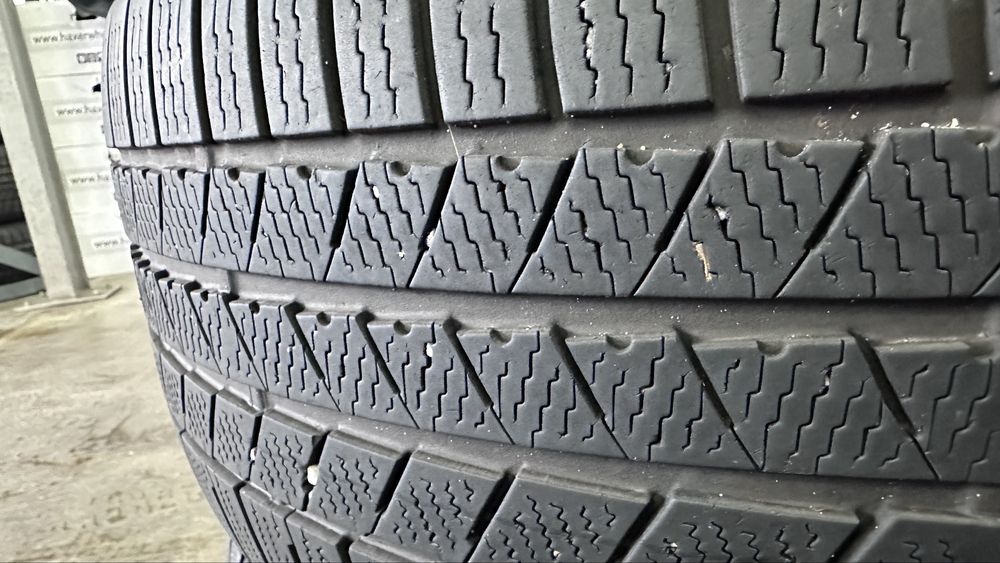 Зимни гуми 275/40/22