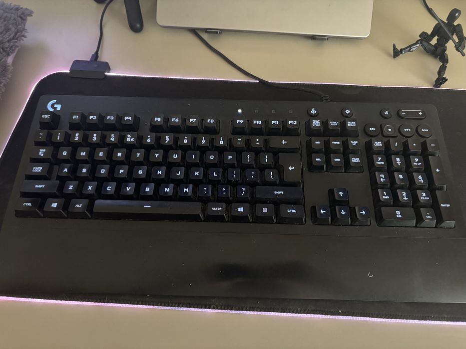 Tastatura Logitech G213 RGB