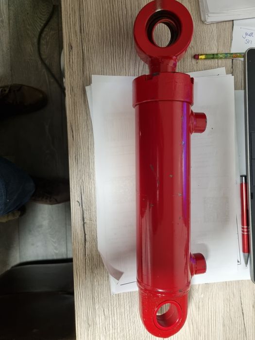 Cilindru hidraulic plug reversibil preț 450 lei buc