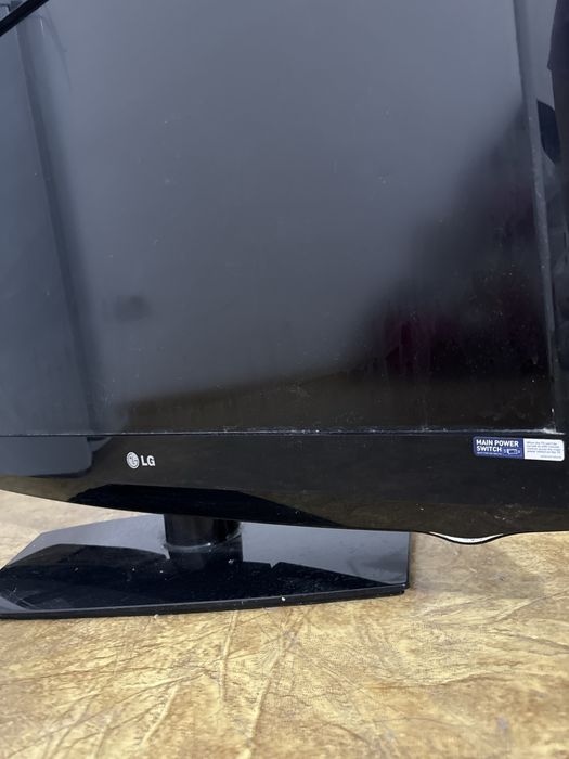 Продам телевизор LG 32LH2010