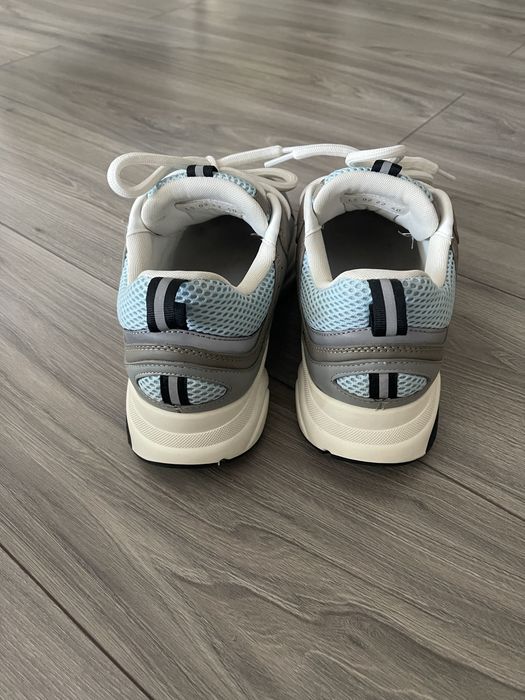 Vand Dior B22 1 la 1  cu originalul