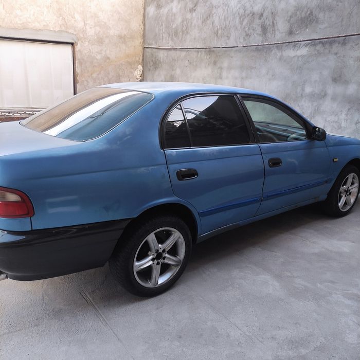 Продается Toyota Karina E