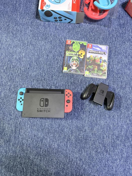 Vand nintendo switch+2 jocuri,negociabil