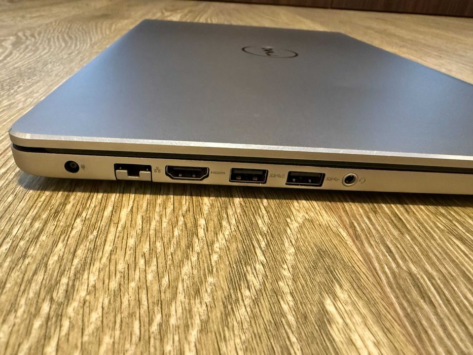 Laptop DELL Inspiron 15,6"  i7 8gb Ram 1TB + 128GB HDD tast luminata