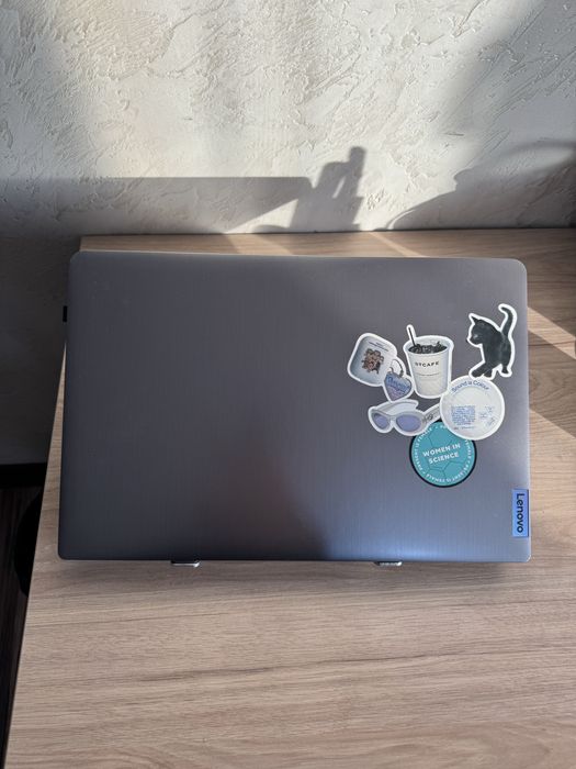 Lenovo IdeaPad 3 2022