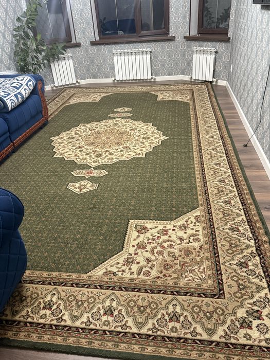 Продаю палас, размер 4*3. В отличном состоянии.